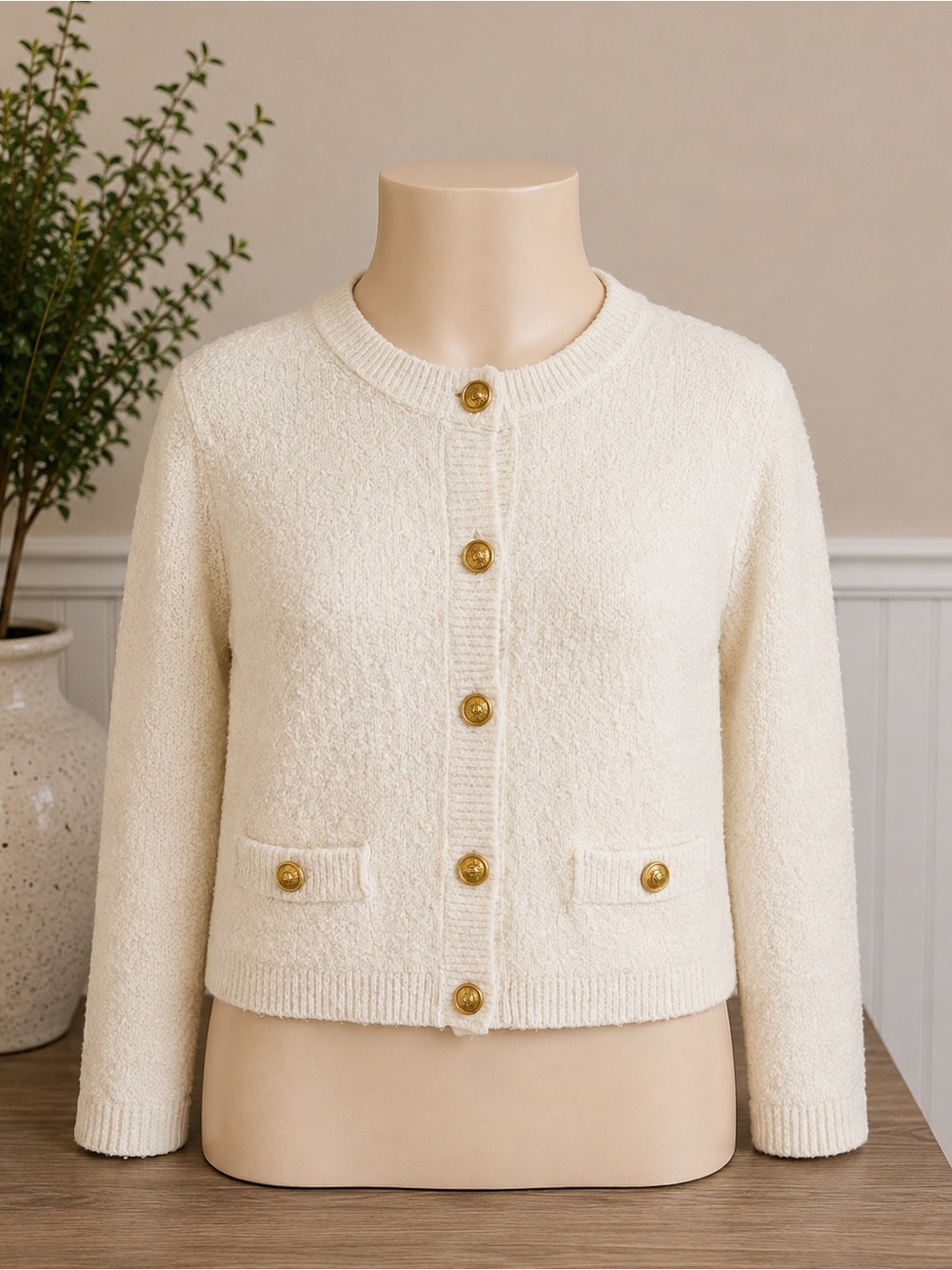 American Eagle Classic Cream Bouclé Gold Button-Front Sweater size Medium